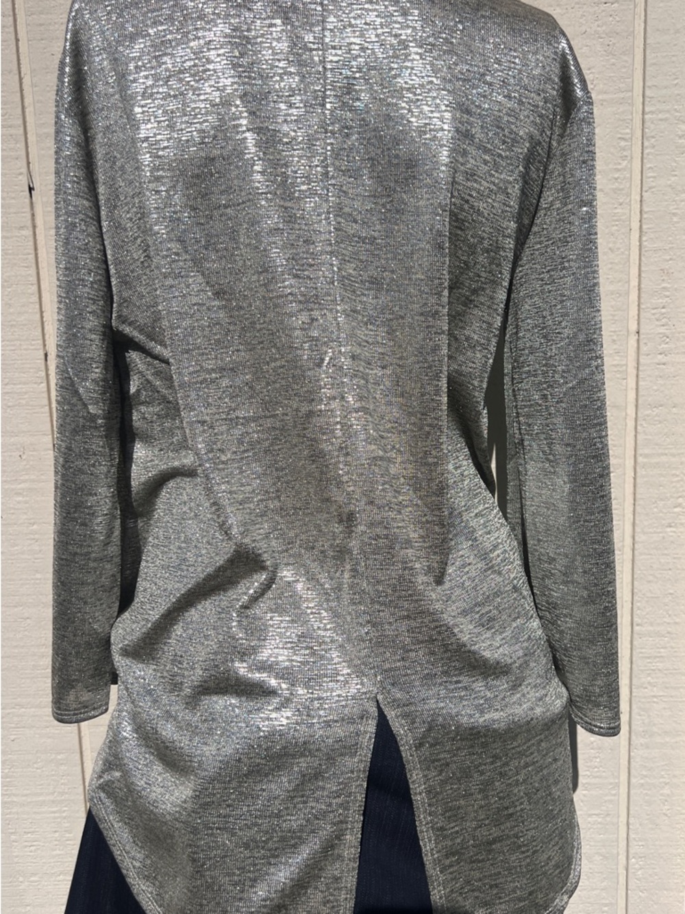 Kim & Cami Metallic Silver Tie-Hem Long Sleeve Top - Picture 2 of 3